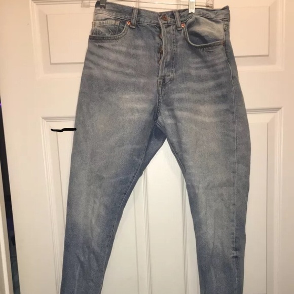 High Waisted Jeans - Picture 2 of 4